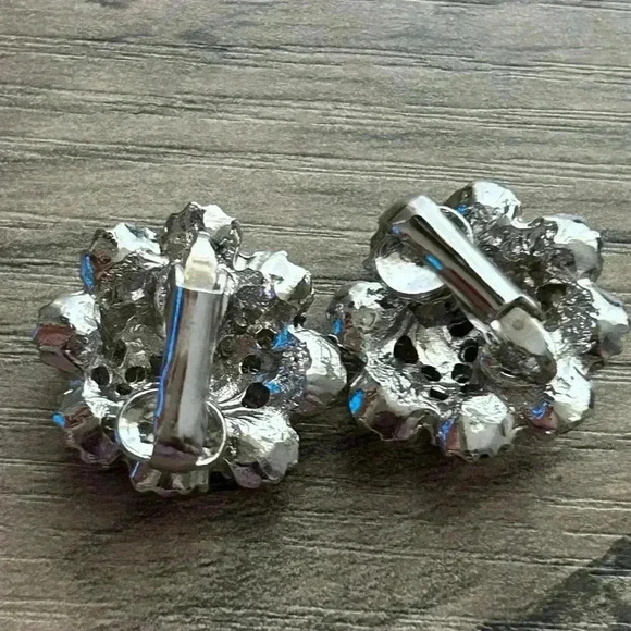 Vintage Style Rhinestone Cluster Earrings Clip On - Picture 5 of 6